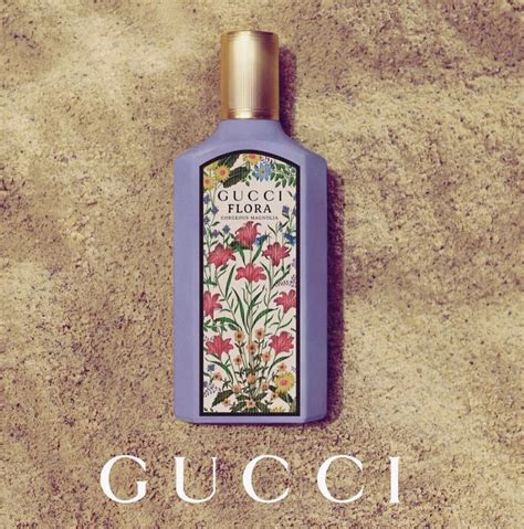 GUCCI全新「藍碎花唇膏」限定登場！復古高級藍玫瑰外殼絕 .